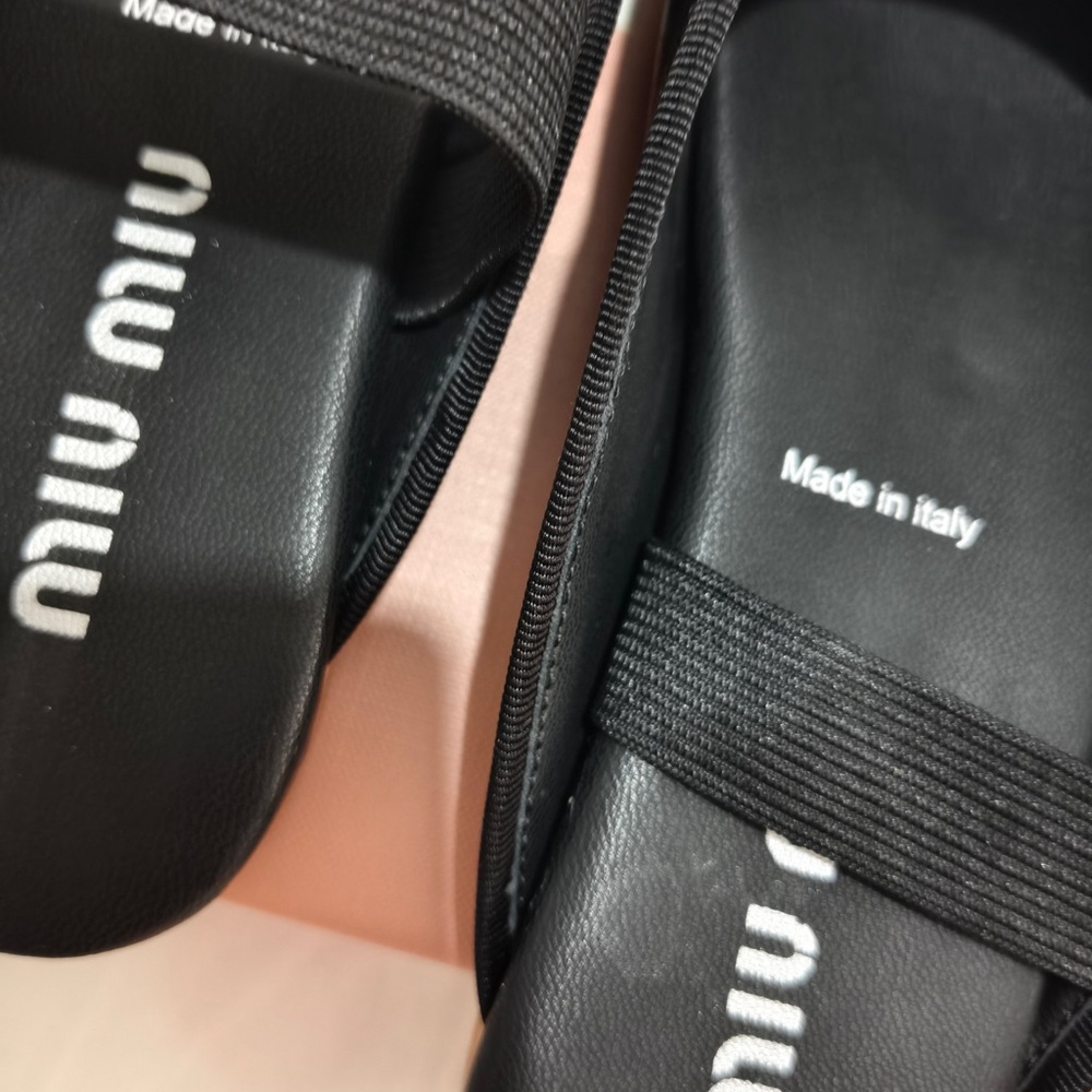Miu Miu Black Leather Bow-Front Slide Mules - Picture 11 of 11